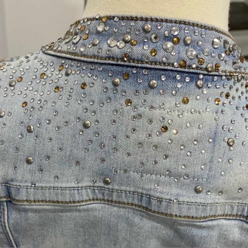 NWT BKE Studded Denim Vest
MEDIUM - Picture 6 of 7
